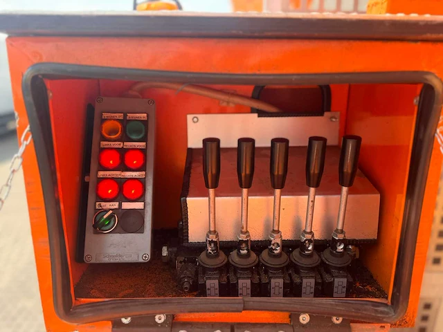2018 daf lf 180 hubmeister hm 19 tk hoogwerker - afbeelding 6 van  15