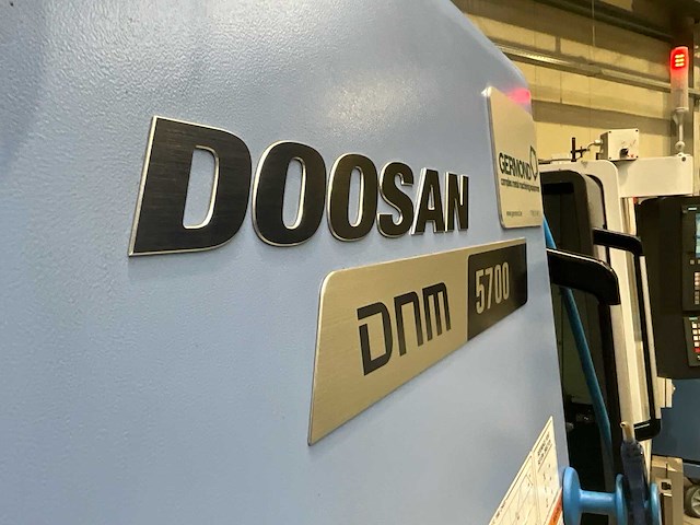 2018 doosan dnm 5700 cnc-bewerkingscentra - afbeelding 8 van  38