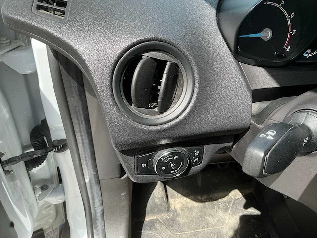 2018 ford transit courier jn8 lichte vracht - afbeelding 16 van  50