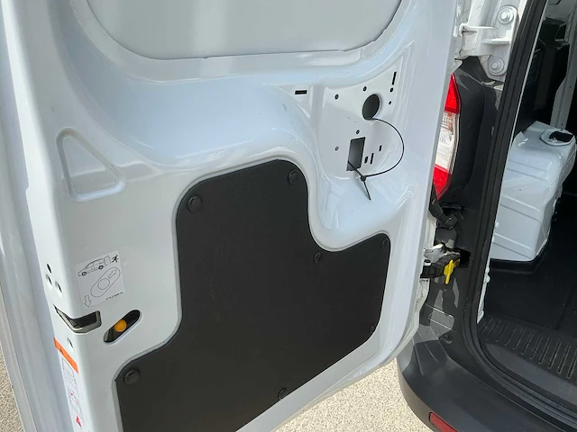 2018 ford transit courier jn8 lichte vracht - afbeelding 33 van  50