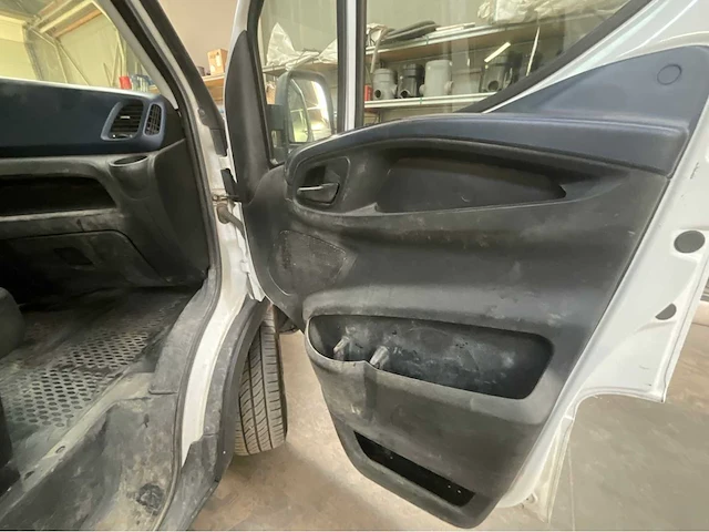 2018 iveco daily 35-160 hi matic dubbele cabine - afbeelding 11 van  34