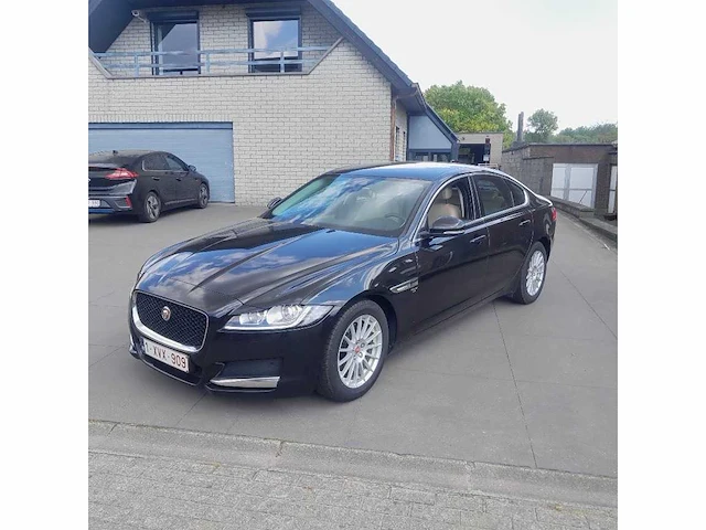 2018 jaguar xf 2.0d - afbeelding 1 van  19