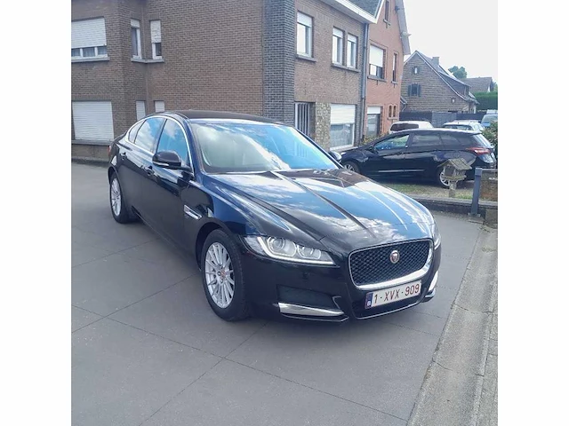 2018 jaguar xf 2.0d - afbeelding 12 van  19