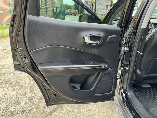 2018 jeep compass benzine - afbeelding 16 van  35