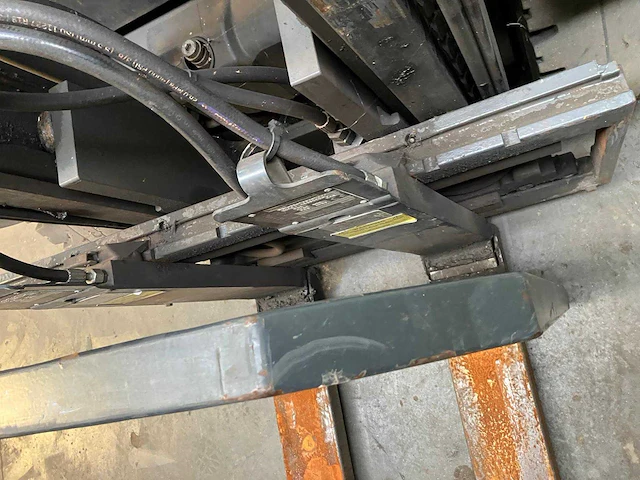 2018 linde h30t vorkheftruck met uitschuifbare lepels - afbeelding 6 van  32