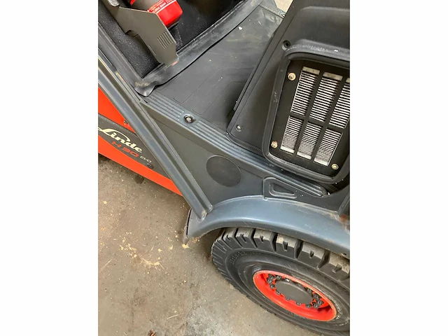 2018 linde h30t vorkheftruck met uitschuifbare lepels - afbeelding 14 van  32