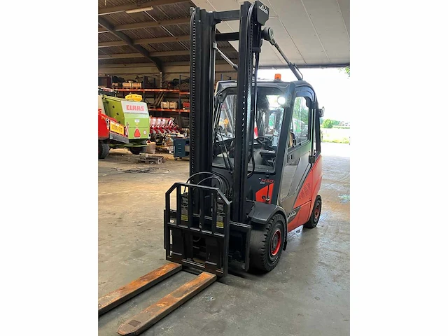 2018 linde h30t vorkheftruck met uitschuifbare lepels - afbeelding 12 van  32