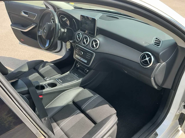 2018 mercedes-benz cla 200d personenauto - afbeelding 5 van  21