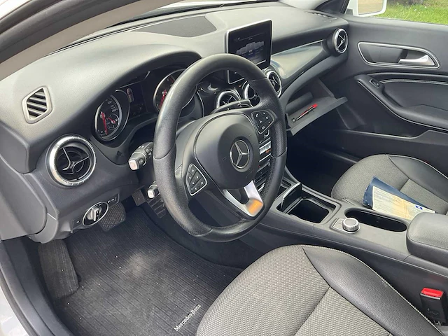 2018 mercedes-benz cla 200d shootingbrake - afbeelding 8 van  24