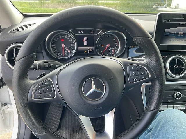 2018 mercedes-benz cla 200d shootingbrake - afbeelding 9 van  24