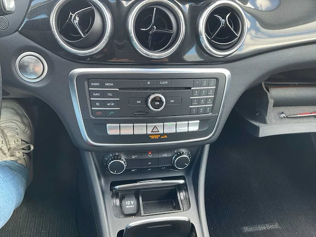 2018 mercedes-benz cla 200d shootingbrake - afbeelding 11 van  24