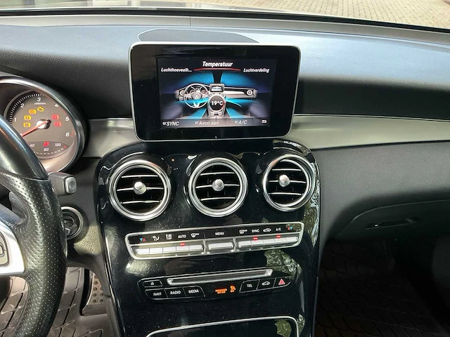 2018 mercedes-benz glc 220d 4 matic personenauto - afbeelding 5 van  27