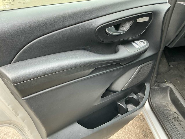 2018 mercedes-benz v220 - afbeelding 2 van  58