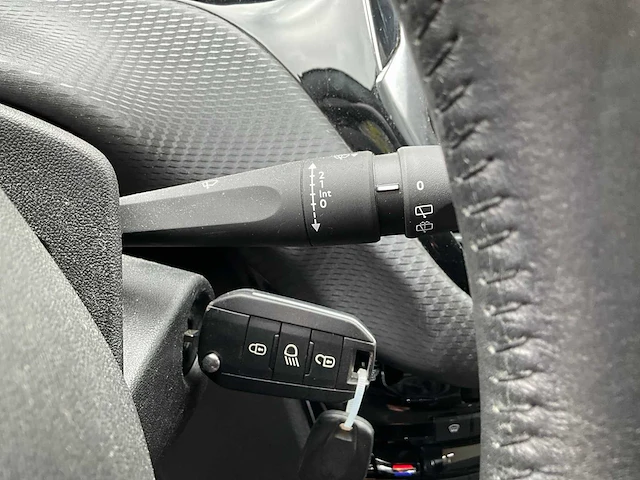 2018 peugeot 2008 personenauto - afbeelding 9 van  31
