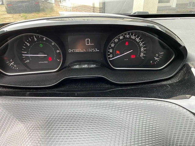 2018 peugeot 2008 personenauto - afbeelding 11 van  31