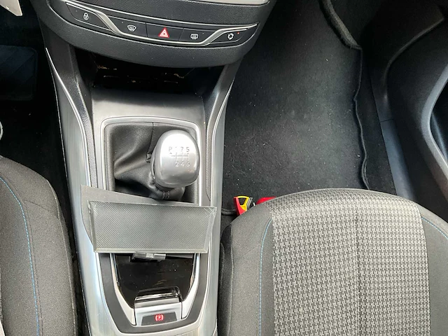 2018 peugeot 308 personenauto - afbeelding 24 van  50