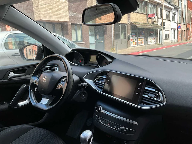 2018 peugeot 308 personenauto - afbeelding 32 van  50