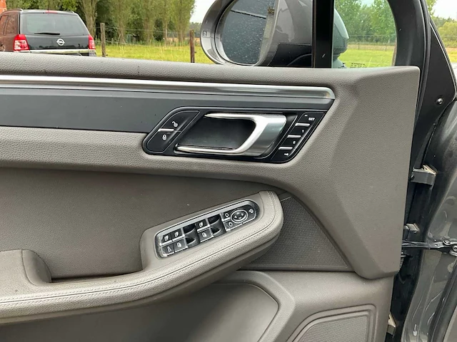 2018 porsche macan personenauto - afbeelding 25 van  62