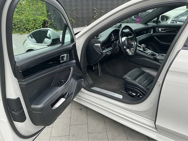 2018 porsche panamera 4 e-hybrid personenauto - afbeelding 30 van  62