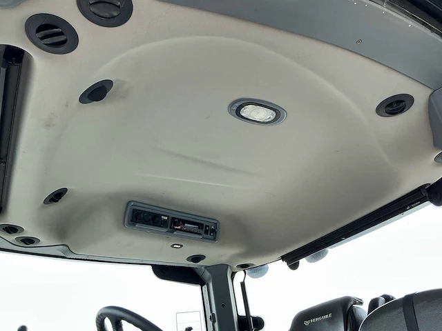 2018 veelzijdige 315 pk 4wd landbouwtractor - afbeelding 32 van  57