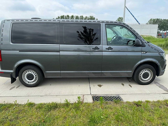 2018 volkswagen - kombi - transporter - lichte vrachtwagen - afbeelding 17 van  23