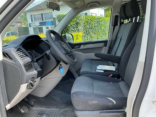 2018 volkswagen kombi - 8 zitplaatsen - lichte vrachtwagen - afbeelding 2 van  26
