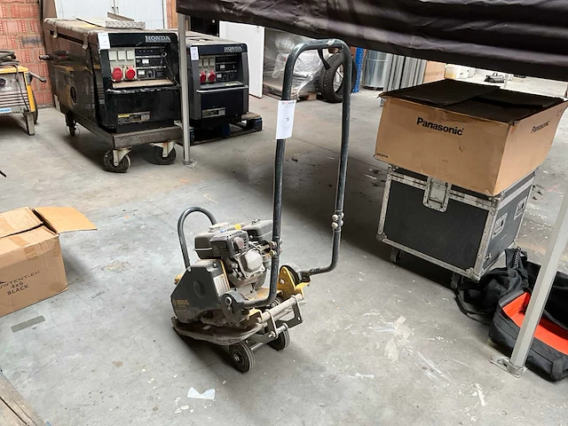 2019 bomag bvp10/36 trilplaat - afbeelding 1 van  8