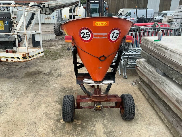2019 cemo spreader getrokken kunstmeststrooier - afbeelding 4 van  7