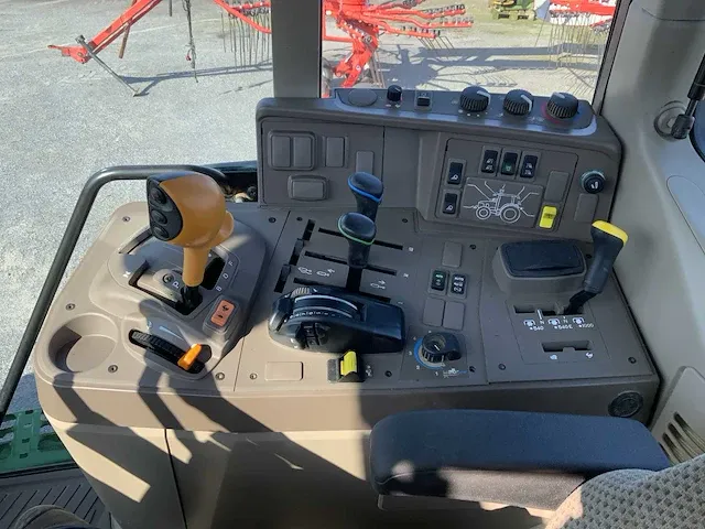 2019 john deere 6135m vierwielaangedreven landbouwtractor - afbeelding 7 van  23