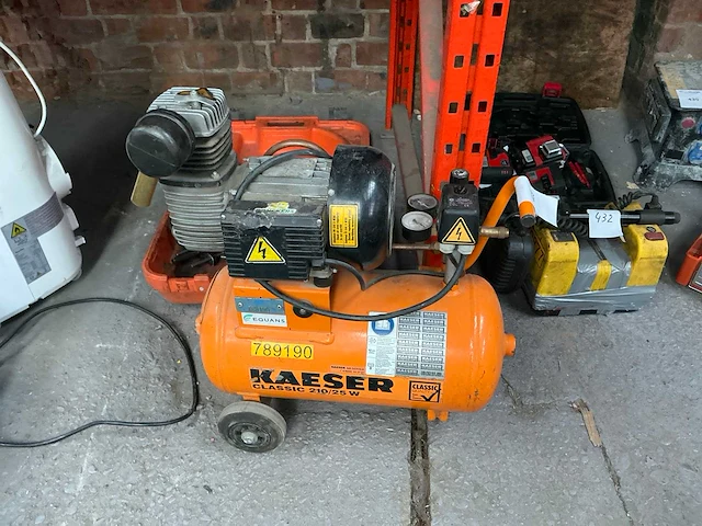 2019 kaeser classic 210/25w luchtcompressor te herstellen - afbeelding 2 van  5