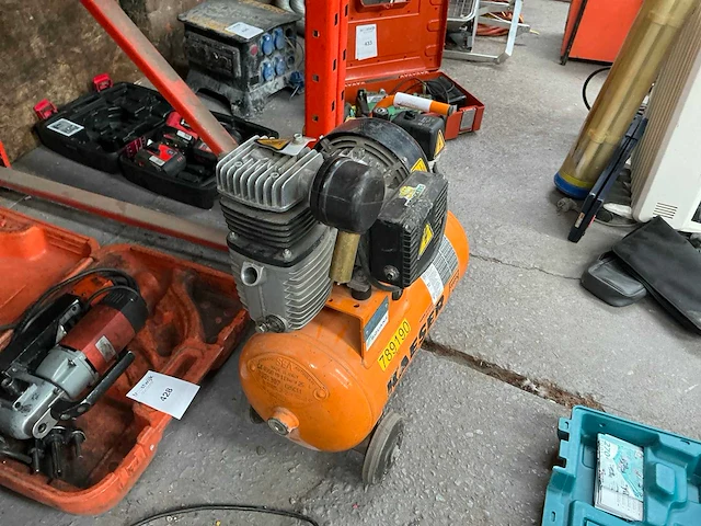 2019 kaeser classic 210/25w luchtcompressor te herstellen - afbeelding 3 van  5