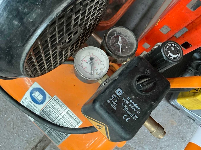 2019 kaeser classic 210/25w luchtcompressor te herstellen - afbeelding 5 van  5