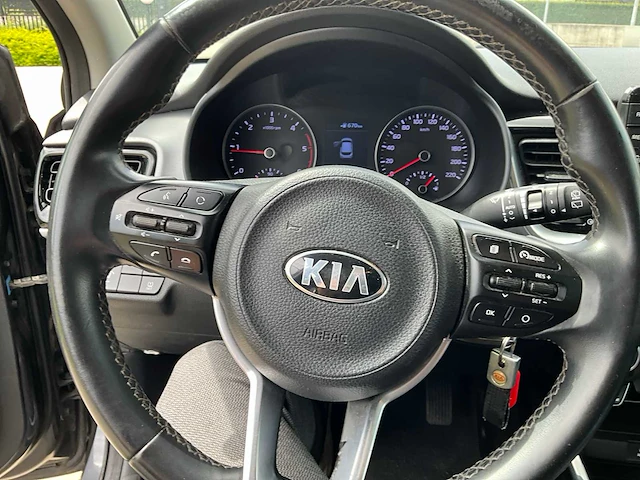 2019 kia stonic personenauto - afbeelding 10 van  30