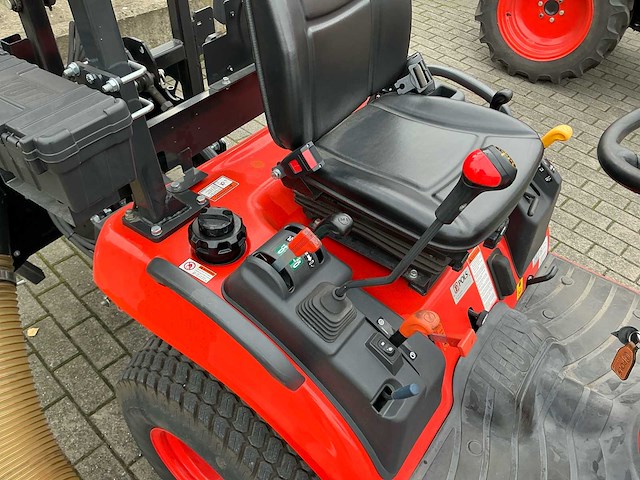 2019 kioti cs2520 + sm2420 + bac 630l minitractor - afbeelding 26 van  39