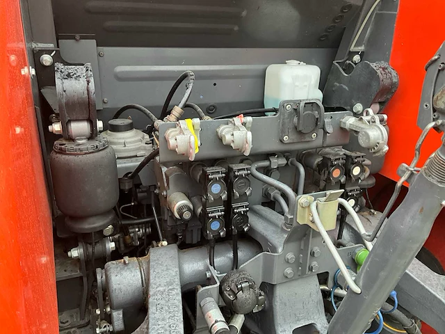 2019 kubota m7171 vierwielaangedreven landbouwtractor - afbeelding 18 van  49
