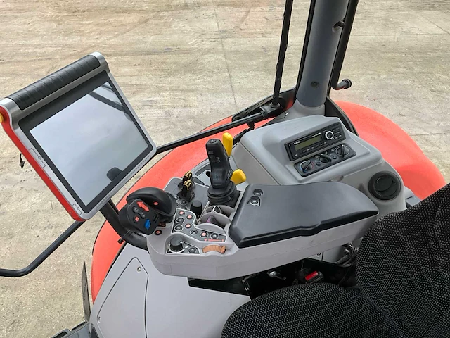 2019 kubota m7171 vierwielaangedreven landbouwtractor - afbeelding 30 van  49