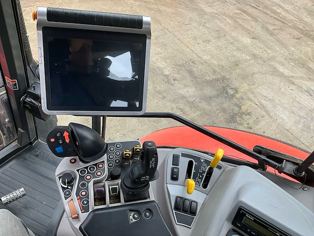2019 kubota m7171 vierwielaangedreven landbouwtractor - afbeelding 35 van  49