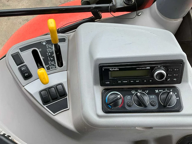 2019 kubota m7171 vierwielaangedreven landbouwtractor - afbeelding 38 van  49