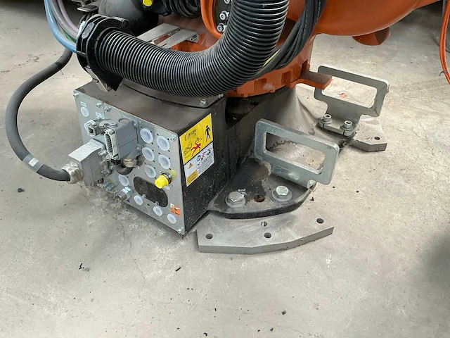 2019 kuka industriële robot - afbeelding 12 van  15