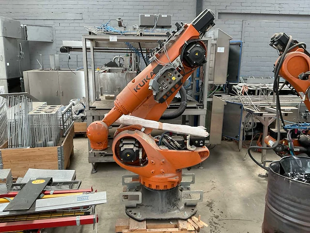 2019 kuka industriële robot - afbeelding 1 van  12
