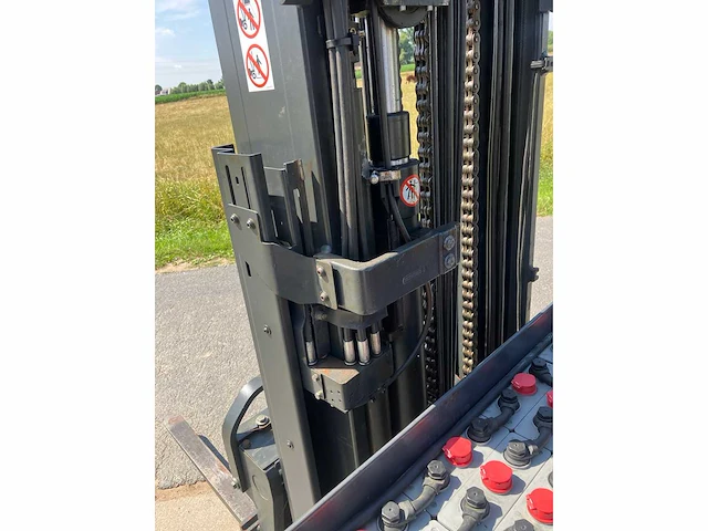 2019 linde r14 reach truck met lage mast - afbeelding 28 van  43