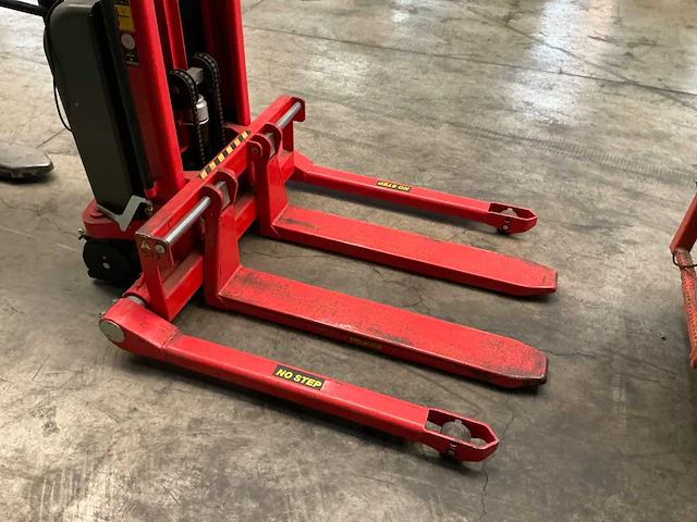 2019 logitrans elfs1001/870 semi-elektrische stapelaar - afbeelding 6 van  9