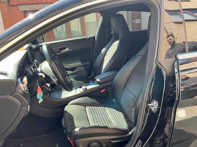 2019 mercedes-benz cla 200d pack amg stationwagon auto - afbeelding 16 van  45