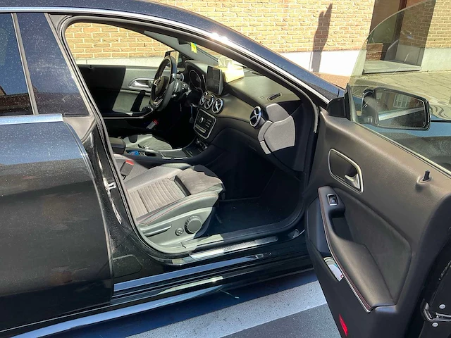 2019 mercedes-benz cla 200d pack amg stationwagon auto - afbeelding 30 van  45