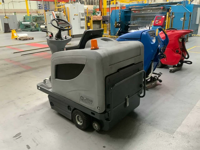 2019 nilfisk sr 1101 b zelfrijdende veegmachine - afbeelding 5 van  11