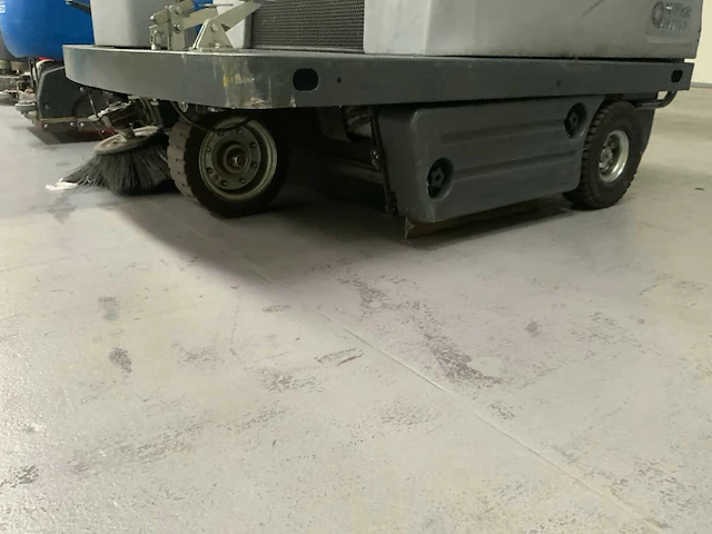 2019 nilfisk sr 1101 b zelfrijdende veegmachine - afbeelding 7 van  11