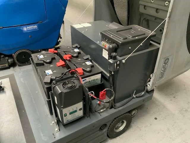 2019 nilfisk sr 1101 b zelfrijdende veegmachine - afbeelding 9 van  11