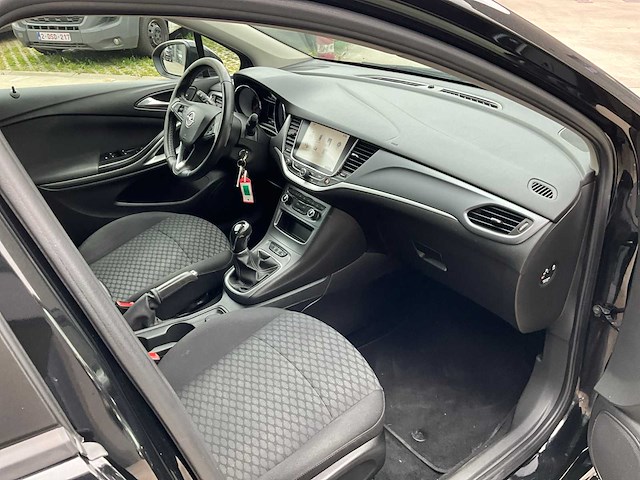 2019 opel astra sports tourer - afbeelding 36 van  48
