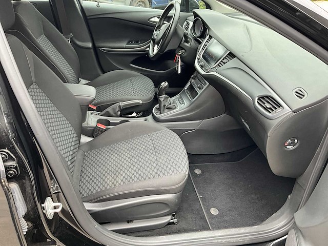 2019 opel astra sports tourer - afbeelding 37 van  45