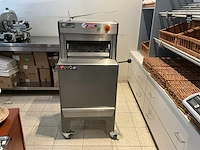 2019 pano broodsnijmachine